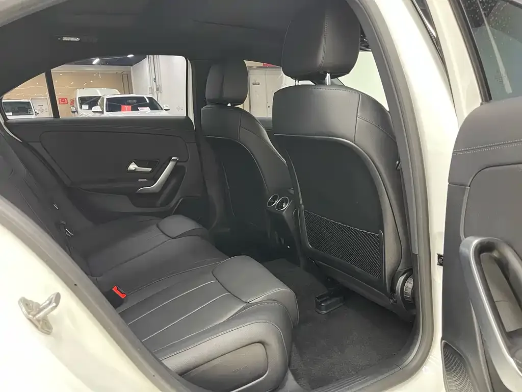 Mercedes-Benz A-Class 2023 из CN, фото 7