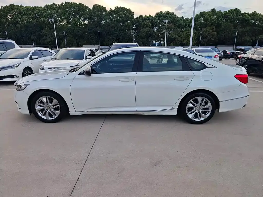 Honda Accord 2021 из CN, фото 4