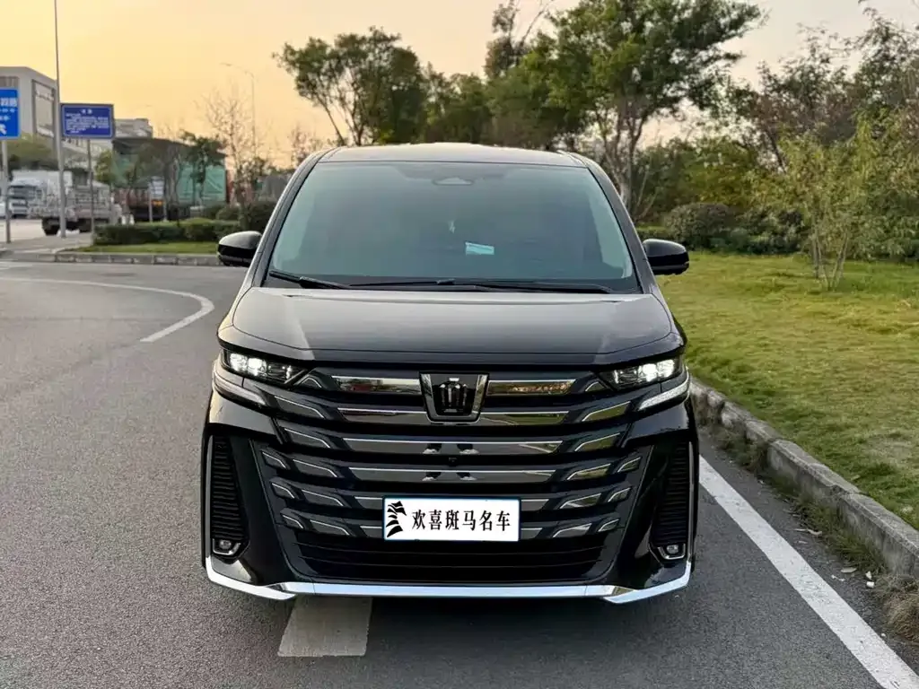 Toyota Vellfire 2025 из CN, фото 2