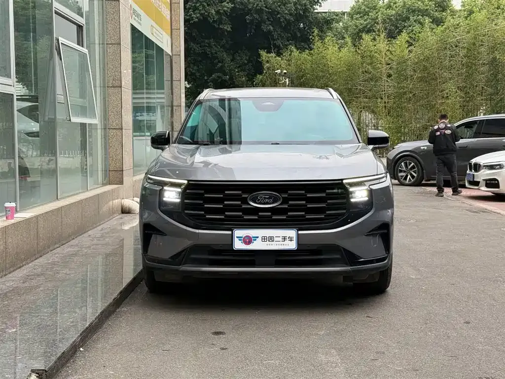Ford Edge 2023 из CN, фото 2