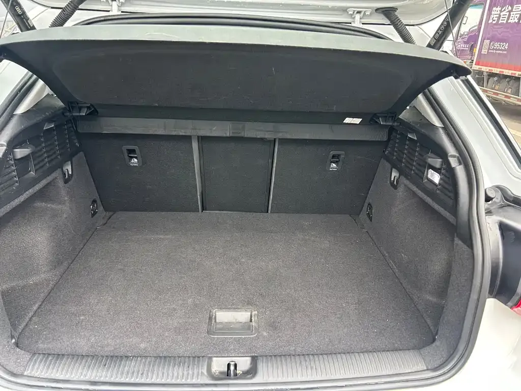 Audi Q2L 2024 из CN, фото 6