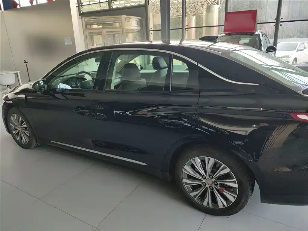 Hongqi E-QM5 2024 из CN, фото 5