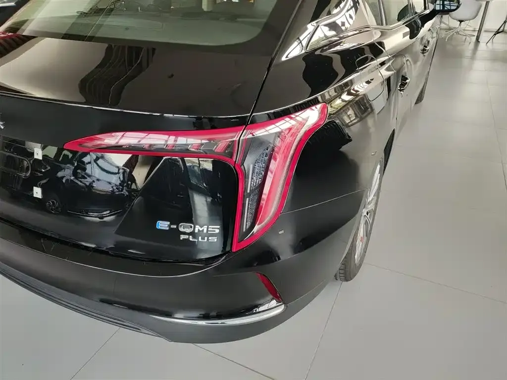 Hongqi E-QM5 2024 из CN, фото 8