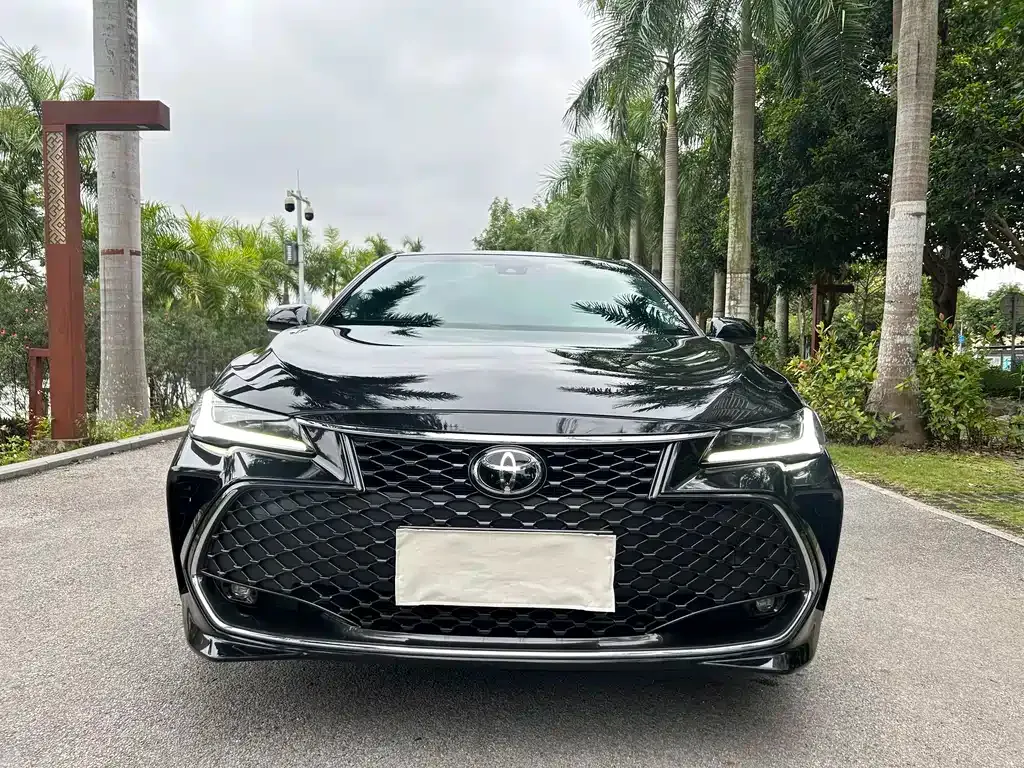 Toyota Avalon 2023 из CN, фото 1