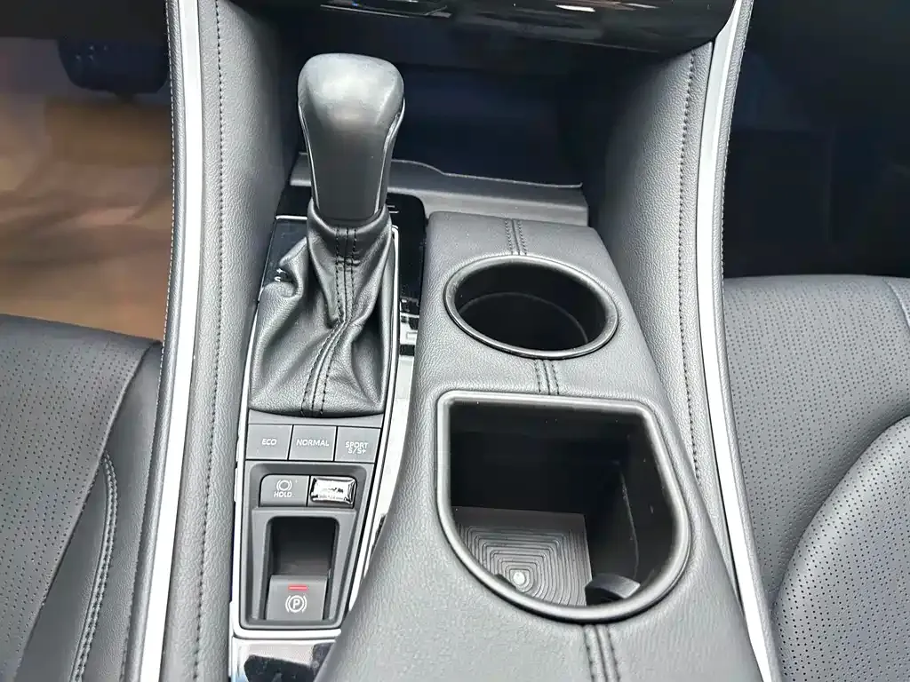 Toyota Avalon 2023 из CN, фото 9