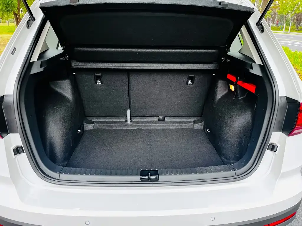 Volkswagen Tharu 2023 из CN, фото 10