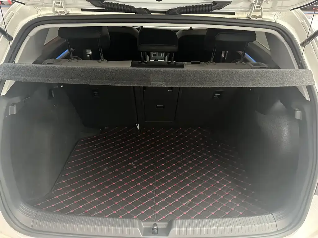 Volkswagen Golf 2022 из CN, фото 10