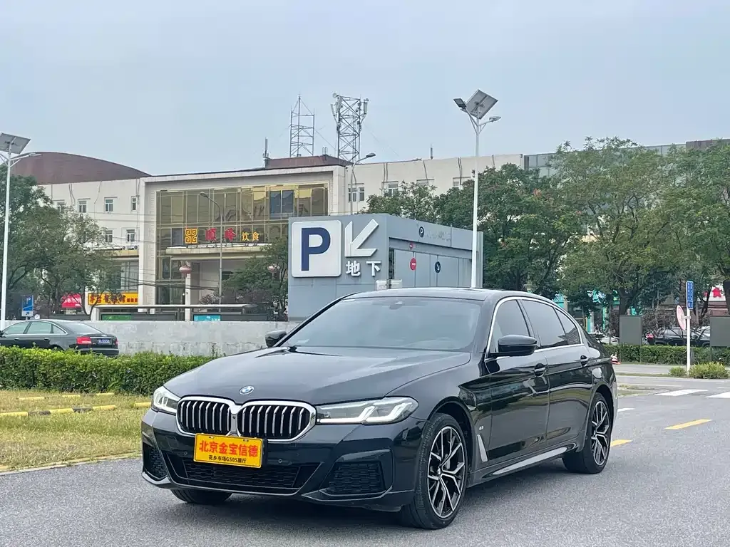 BMW 5 Series 2023 из CN, фото 1