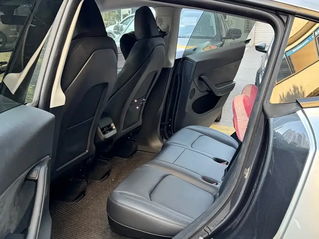 Tesla Model Y 2024 из CN, фото 6