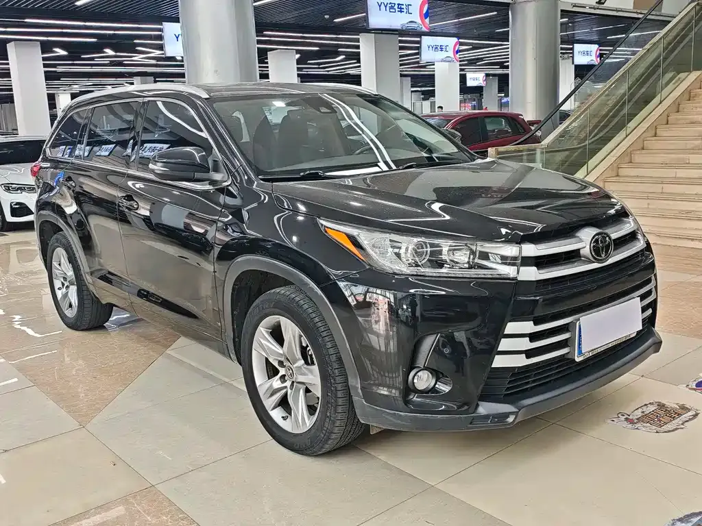 Toyota Highlander — фото 3