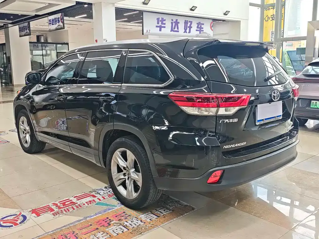 Toyota Highlander — фото 4