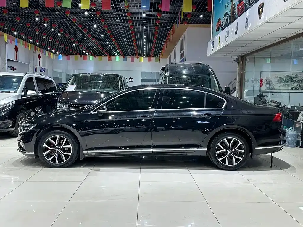 Volkswagen Magotan 2022 из CN, фото 2