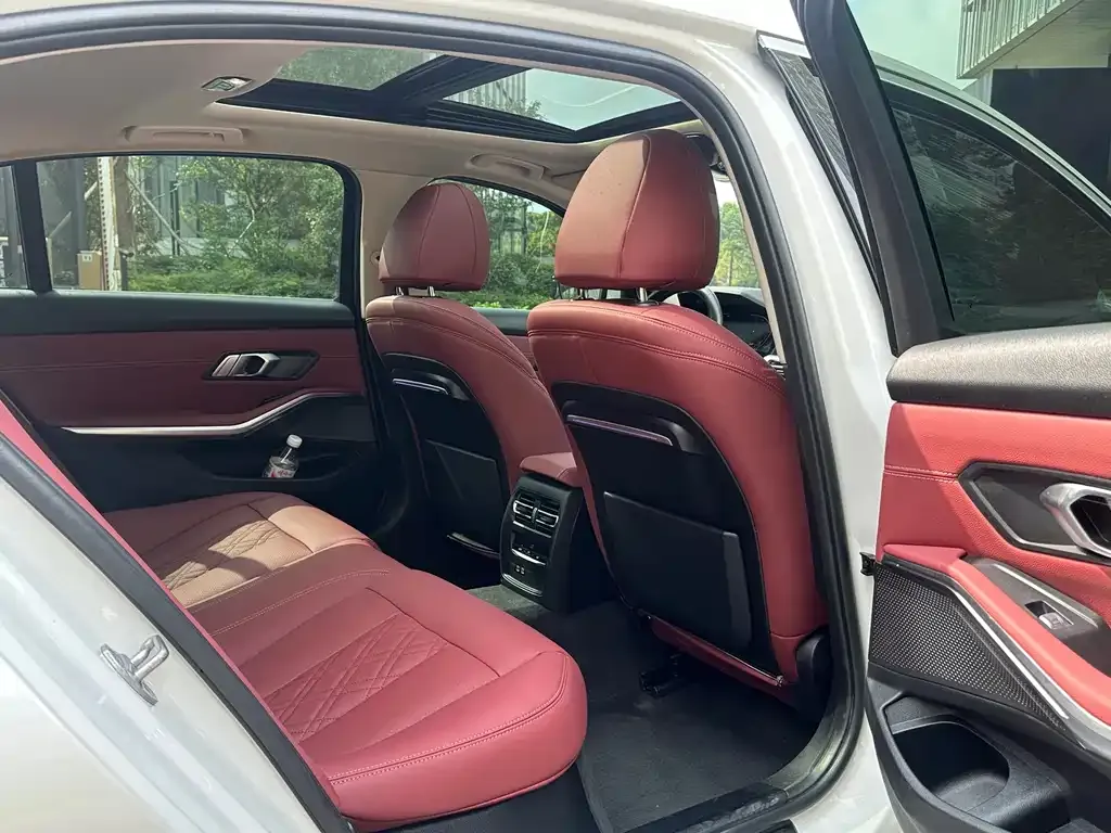 BMW 3 Series 2021 из CN, фото 8