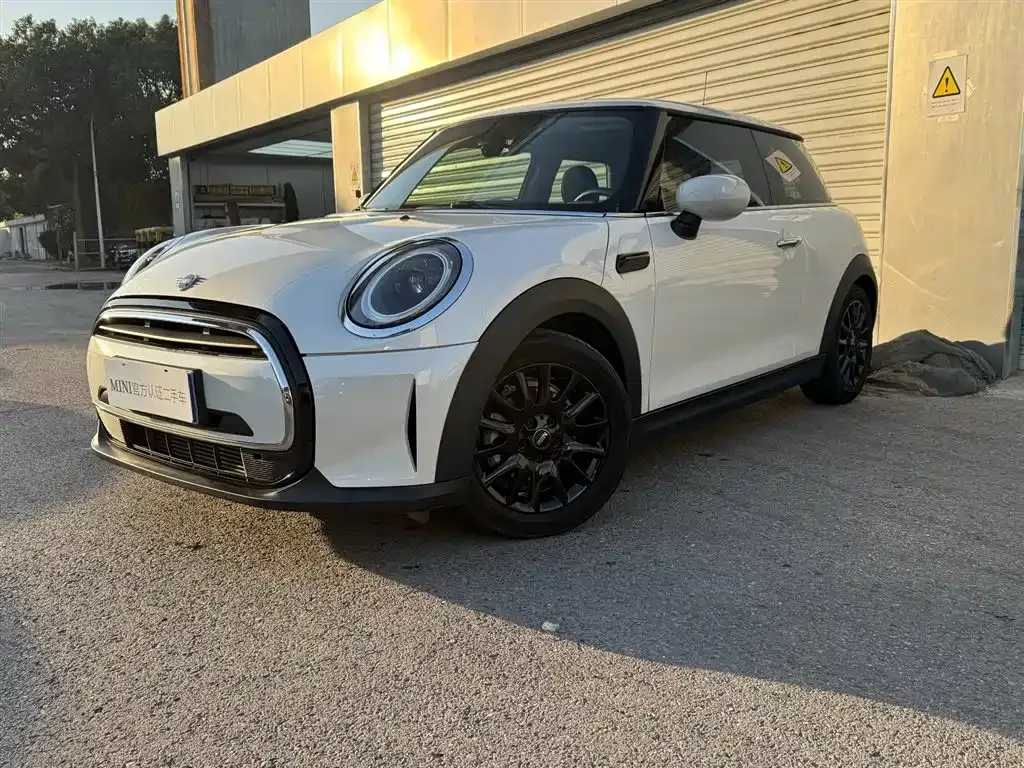 MINI Cooper (3-door) 2023 из CN, фото 1