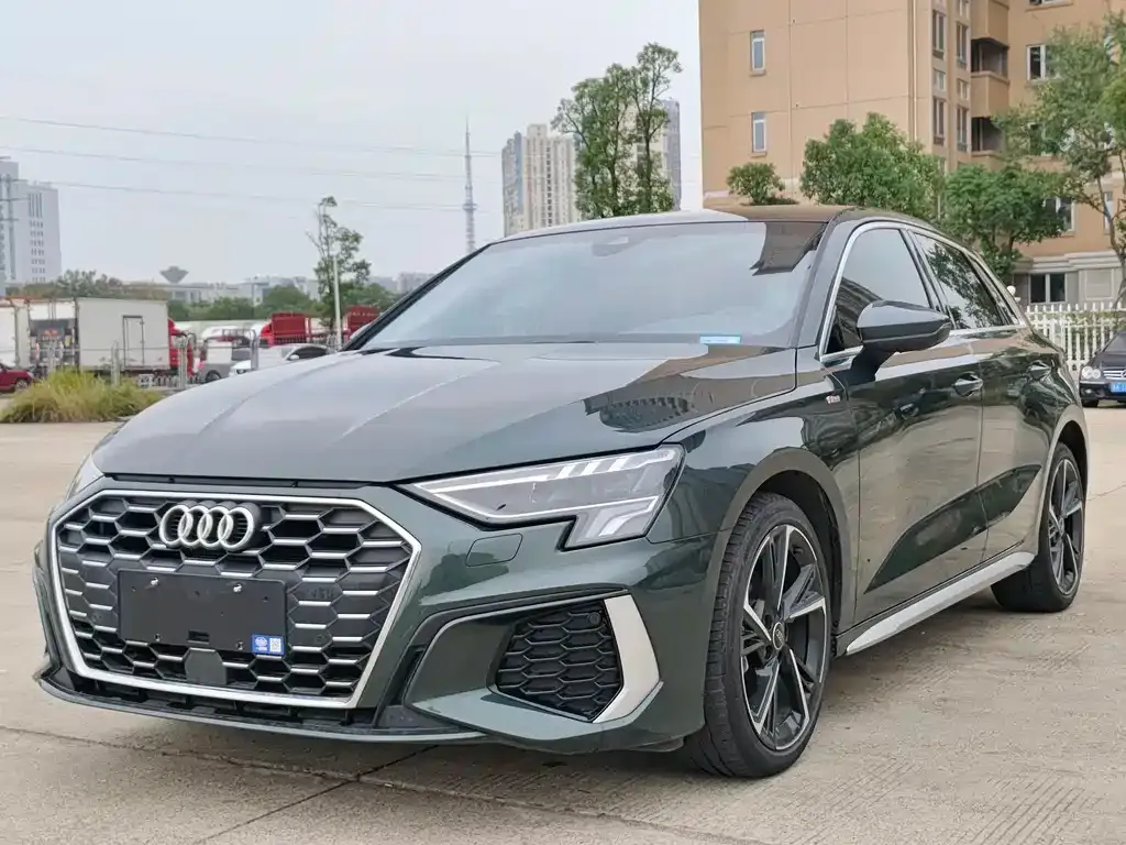 Audi A3 2023 из CN, фото 1