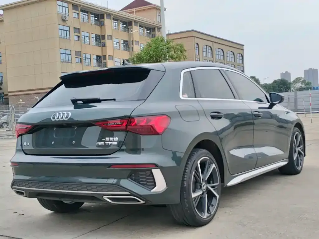 Audi A3 2023 из CN, фото 4