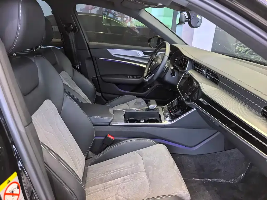 Audi A6L 2025 из CN, фото 10