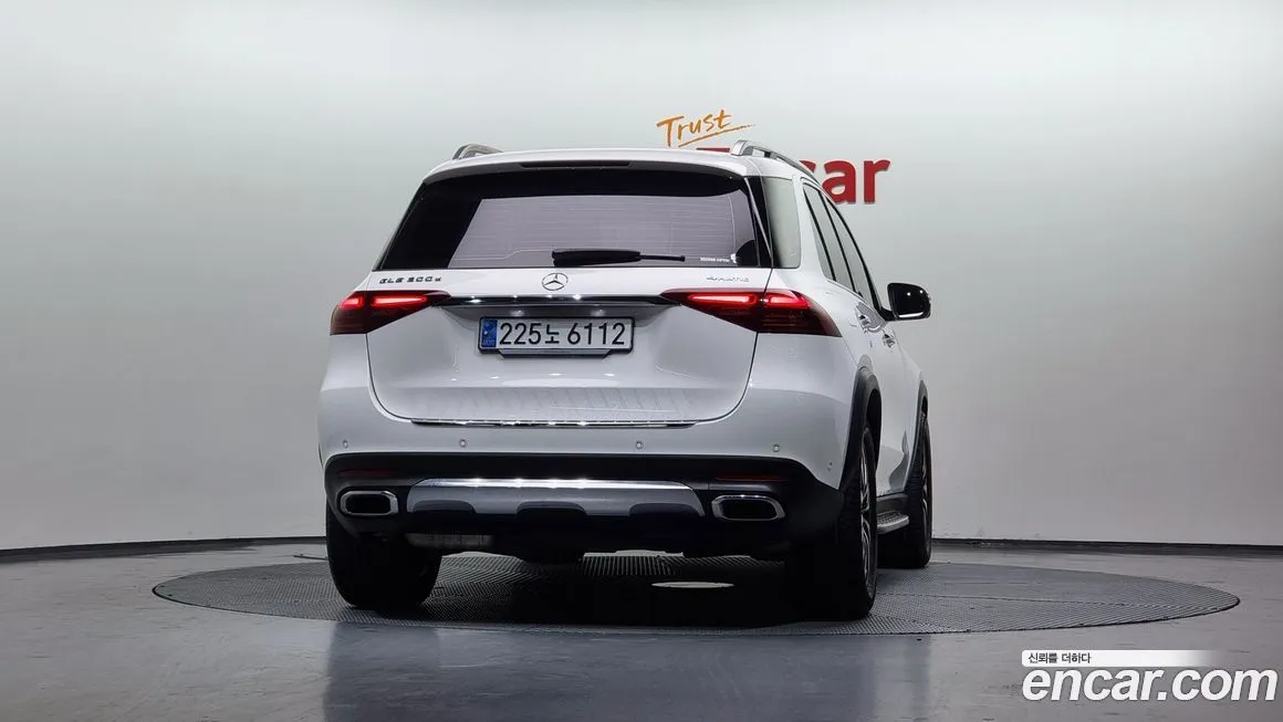 Mercedes-Benz GLE-Class — фото 4