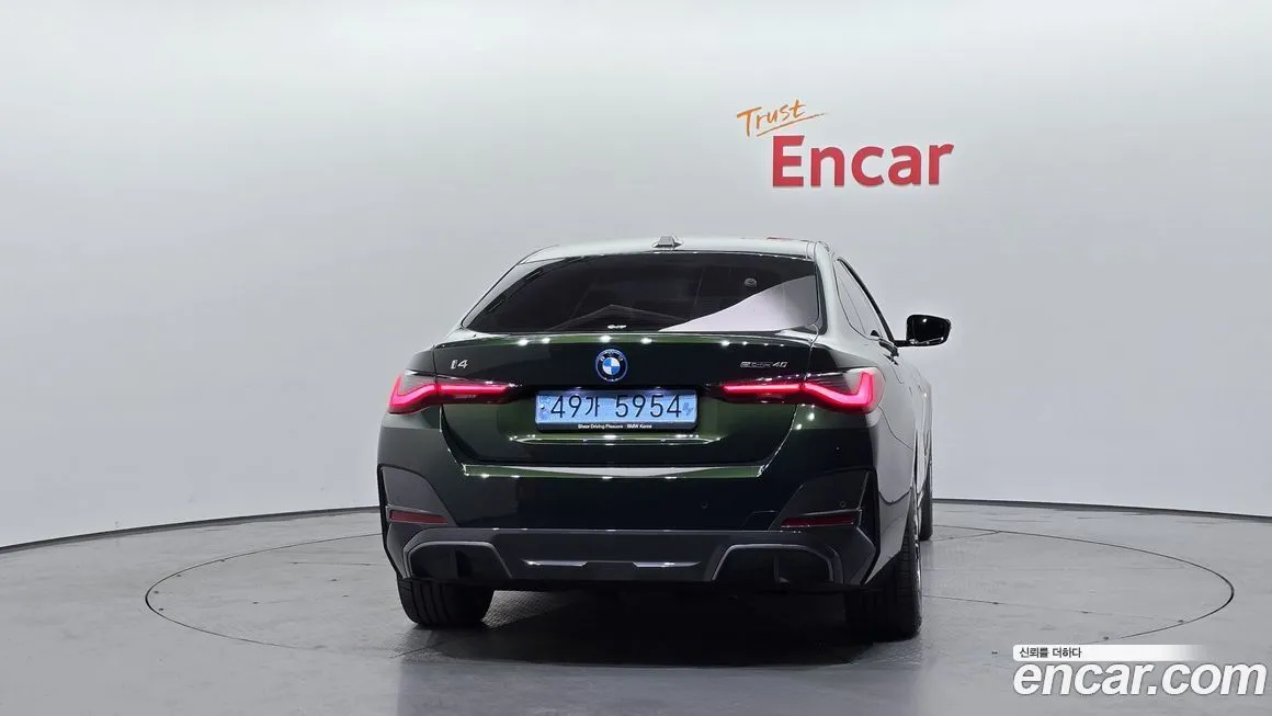 BMW i4 — фото 4