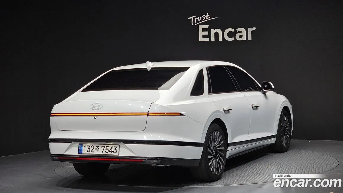 Hyundai Grandeur 2023 из KR, фото 2