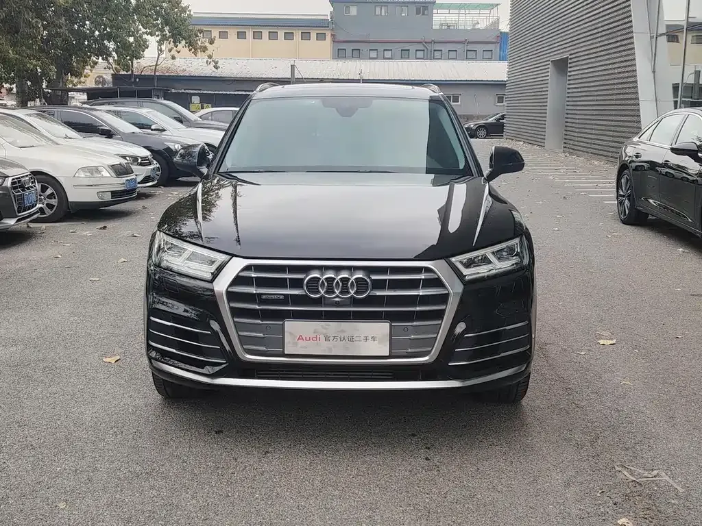 Audi Q5L 2021 из CN, фото 2