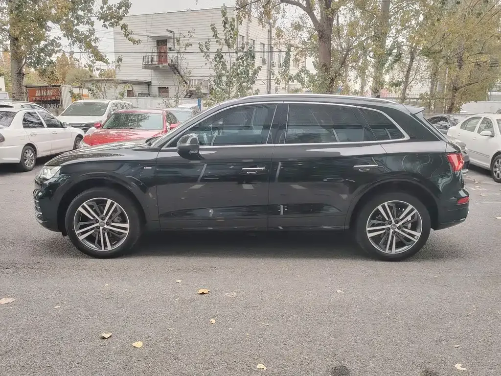 Audi Q5L 2021 из CN, фото 3