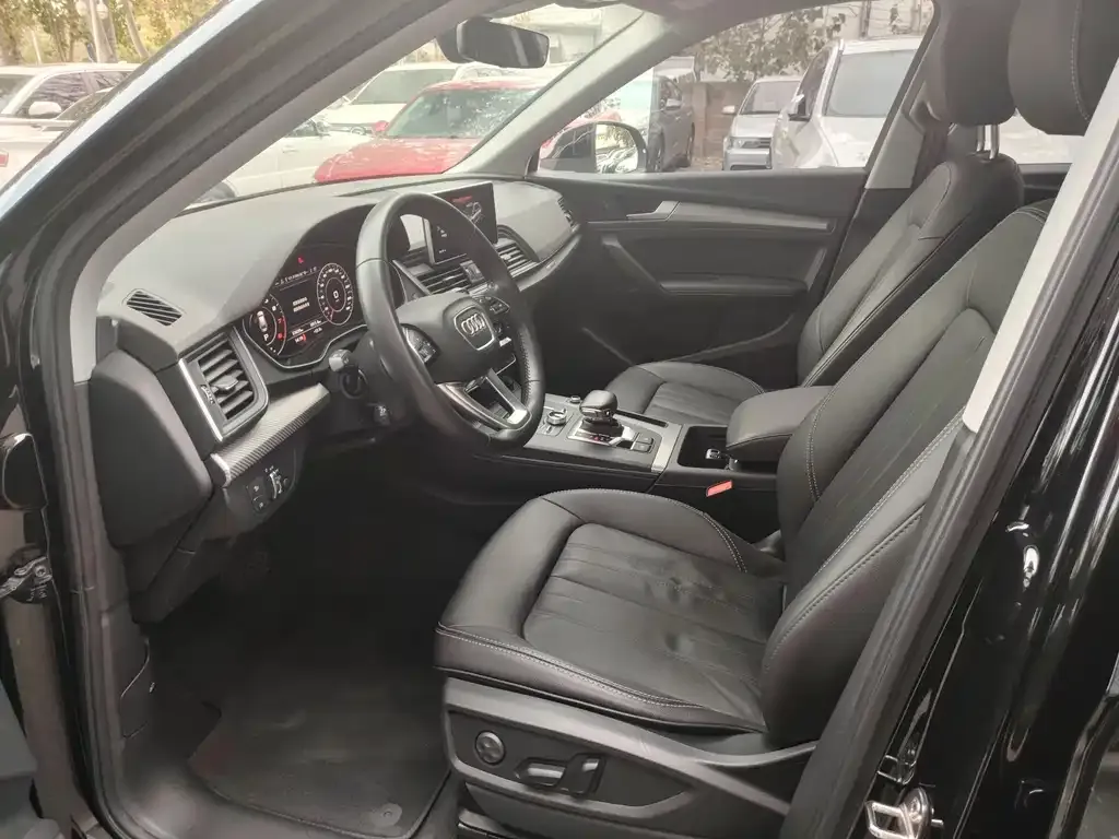 Audi Q5L 2021 из CN, фото 4
