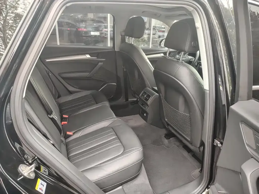 Audi Q5L 2021 из CN, фото 5