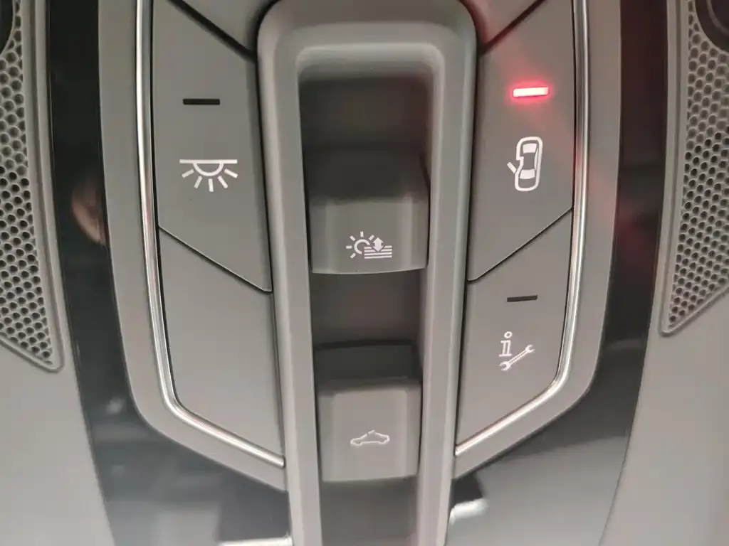 Audi Q5L 2021 из CN, фото 9