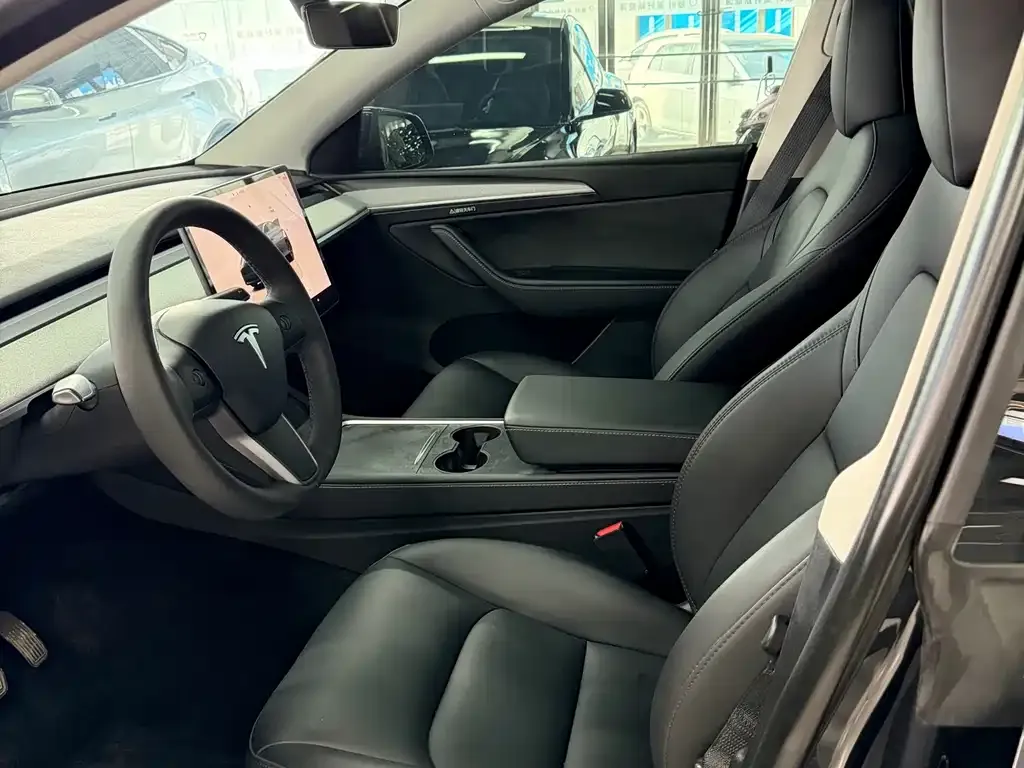 Tesla Model Y 2024 из CN, фото 7