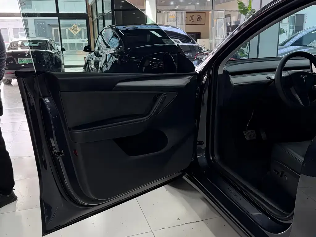 Tesla Model Y 2024 из CN, фото 9