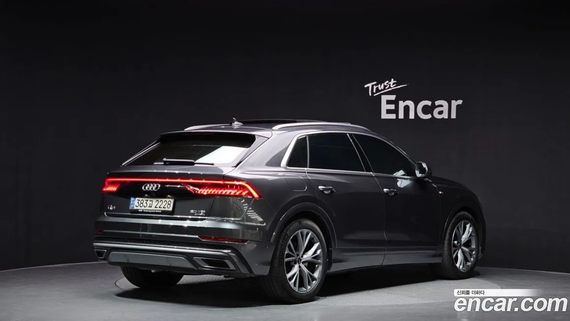 Audi Q8 2021 из KR, фото 2