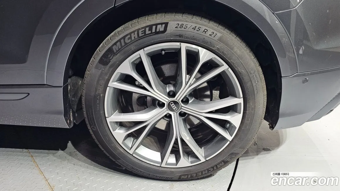 Audi Q8 2021 из KR, фото 5
