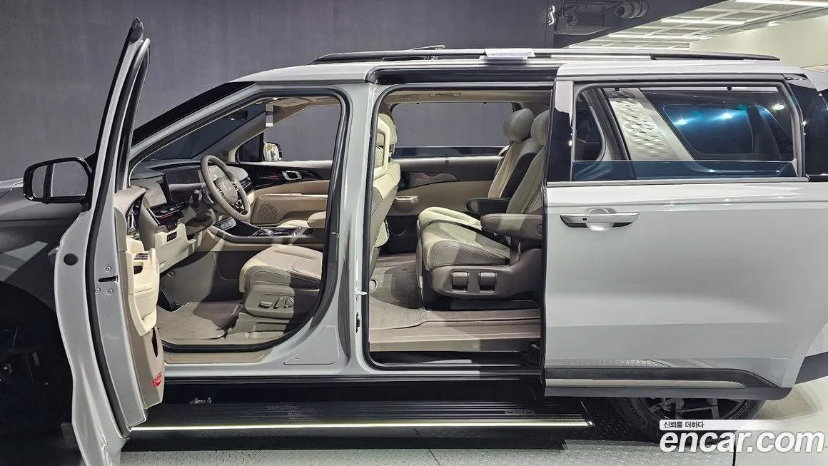 Kia Carnival — фото 10