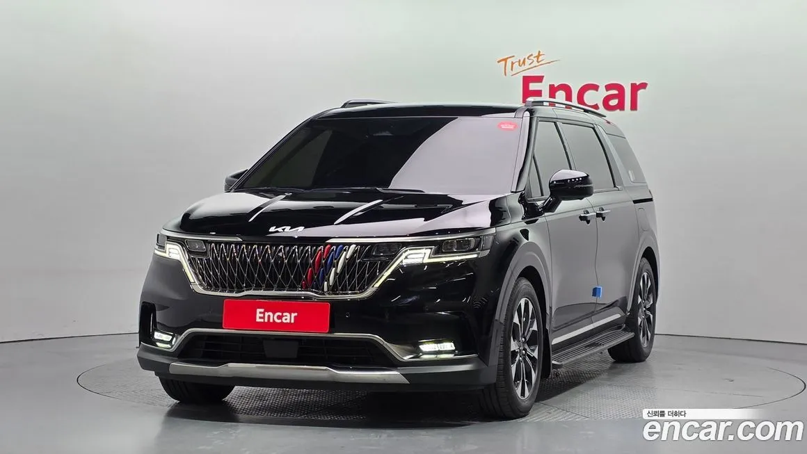 Kia Carnival — фото 1