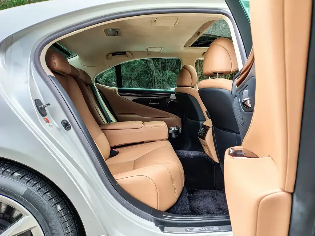 Lexus LS 2021 из CN, фото 10