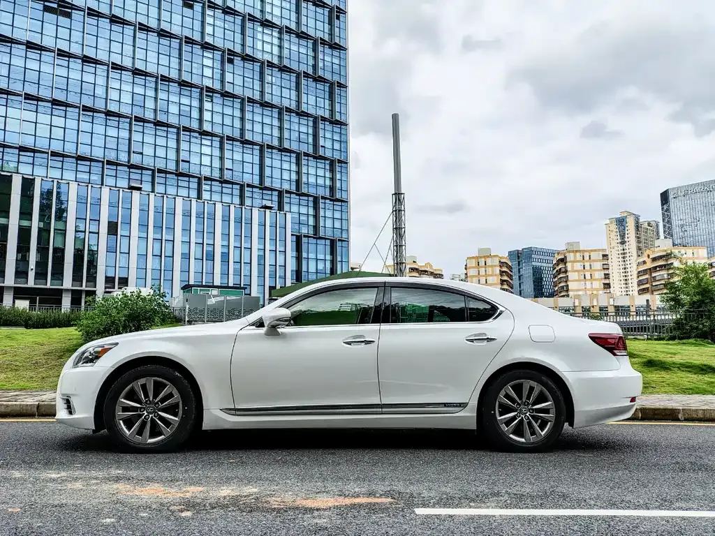 Lexus LS 2021 из CN, фото 3