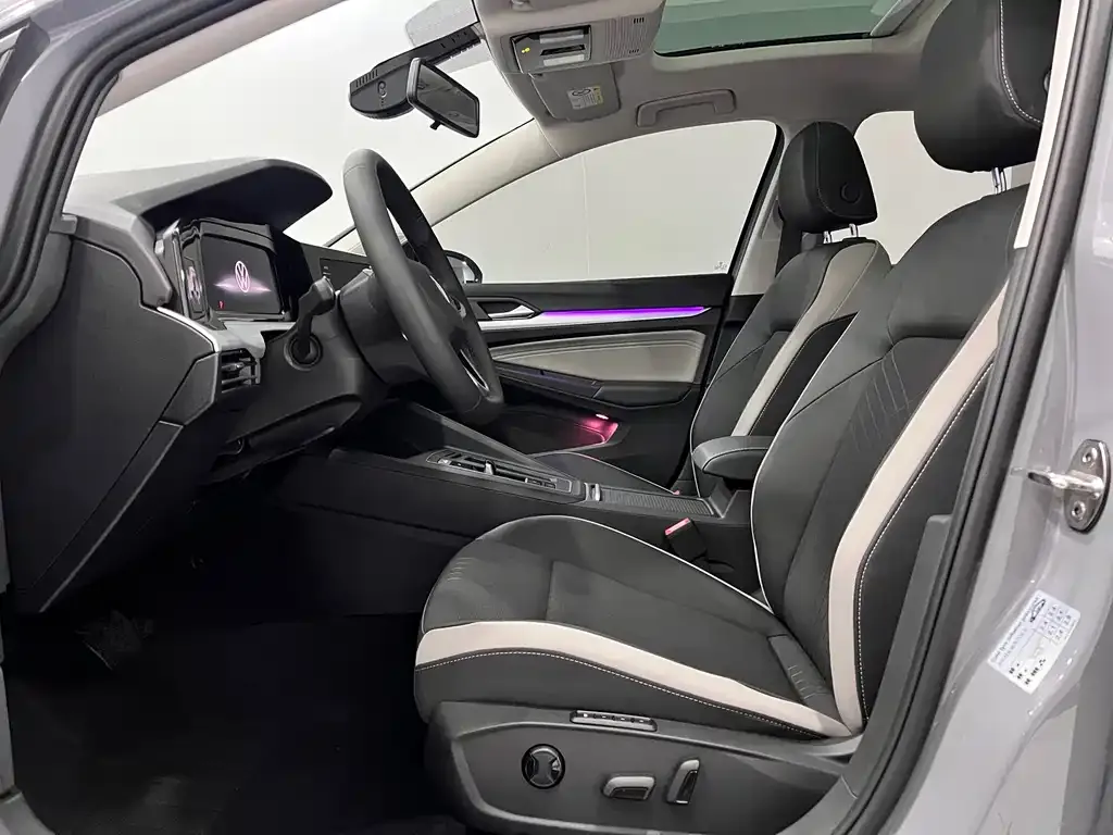 Volkswagen Golf 2022 из CN, фото 4