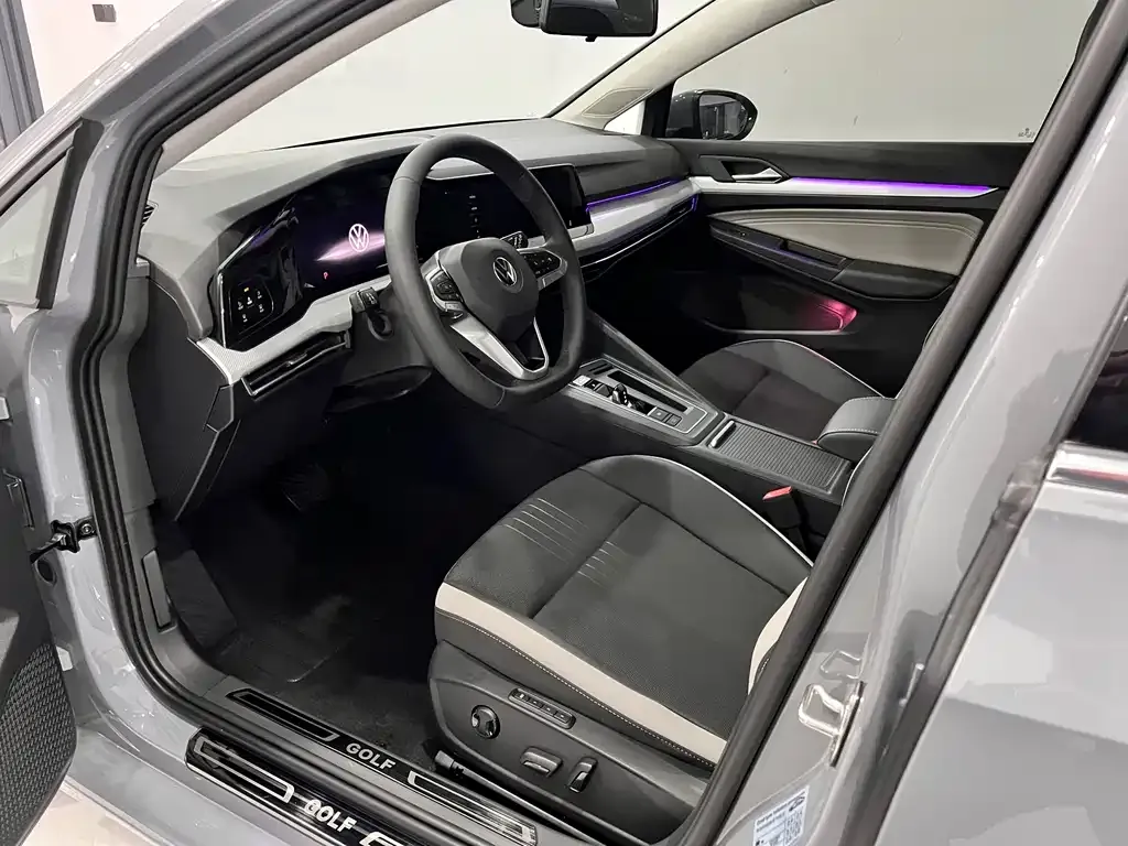 Volkswagen Golf 2022 из CN, фото 6