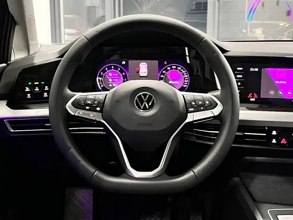 Volkswagen Golf 2022 из CN, фото 8