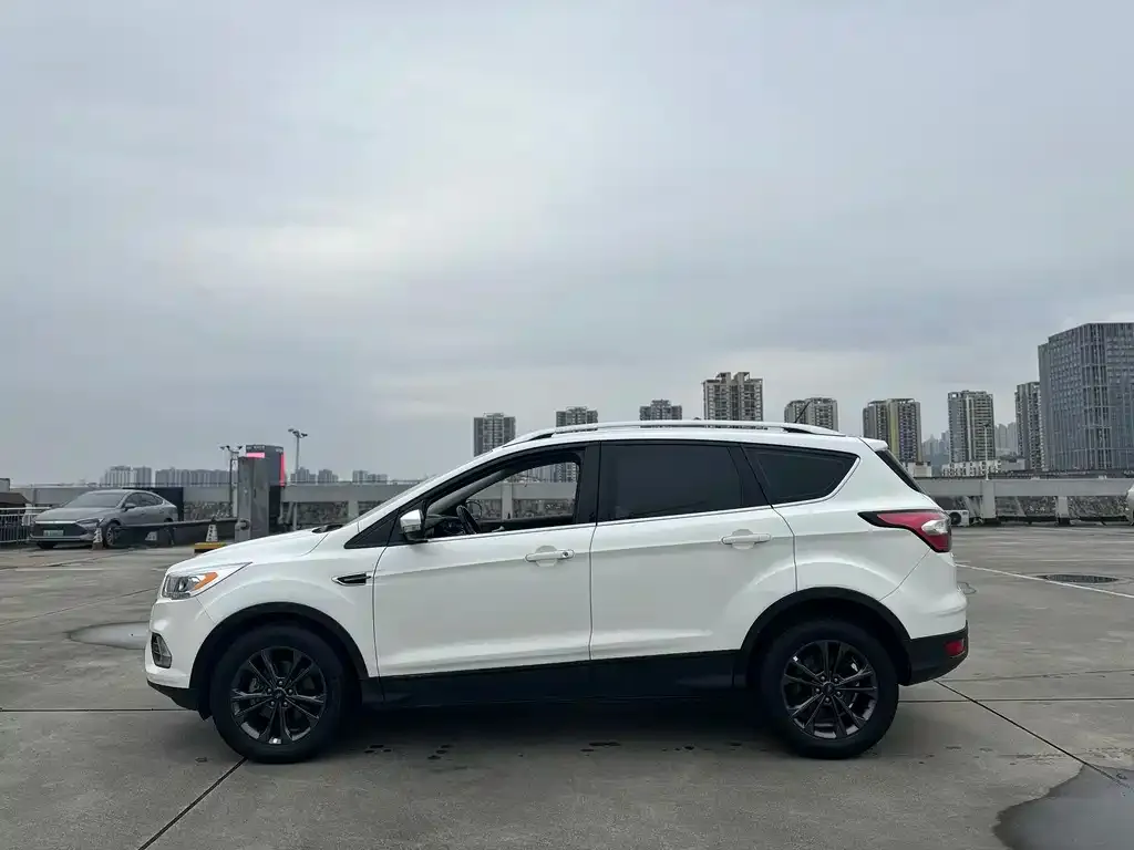 Ford Kuga 2021 из CN, фото 10