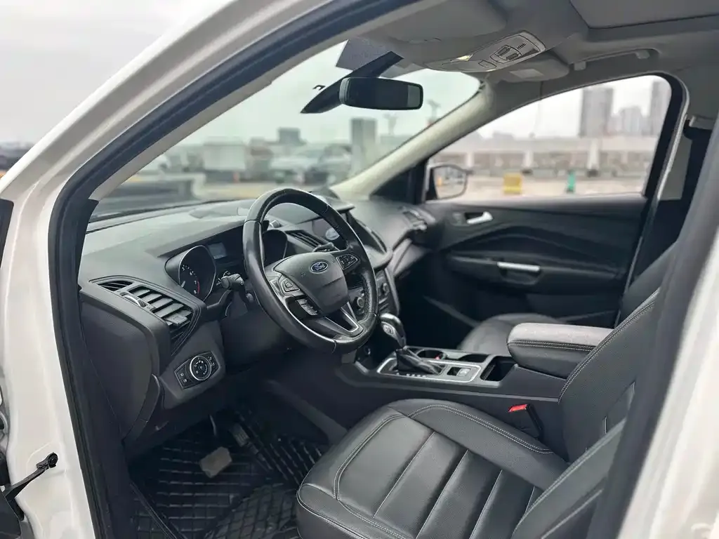 Ford Kuga 2021 из CN, фото 7