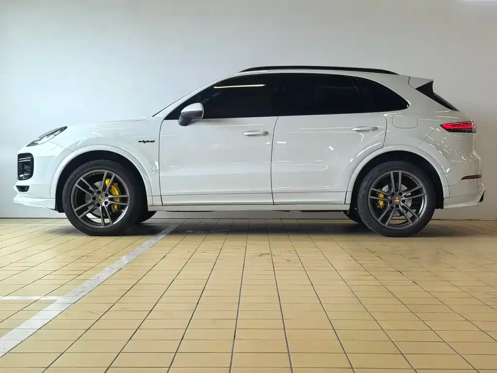 Porsche Cayenne Hybrid 2023 из CN, фото 4