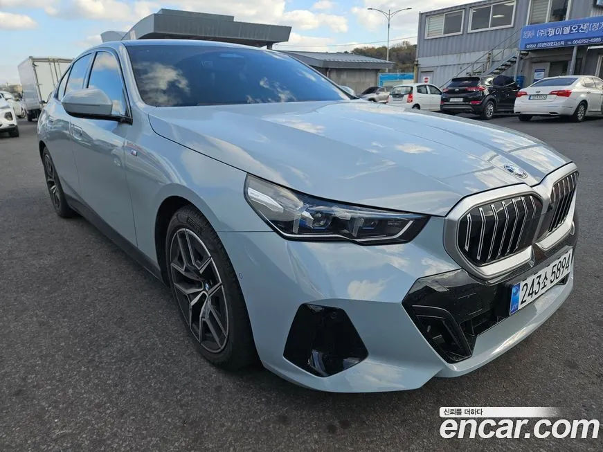 BMW 5-Series 2025 из KR, фото 1