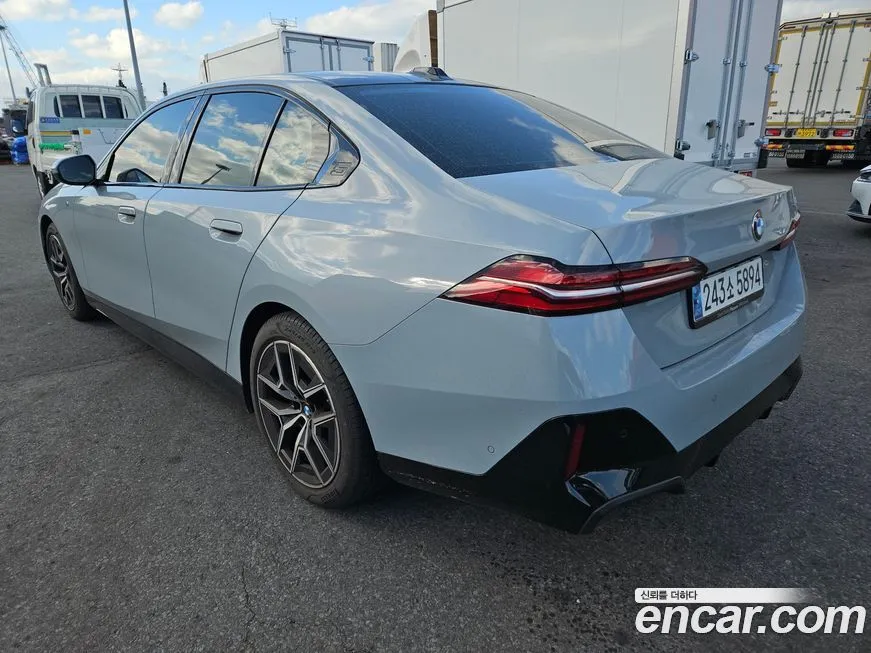 BMW 5-Series 2025 из KR, фото 6