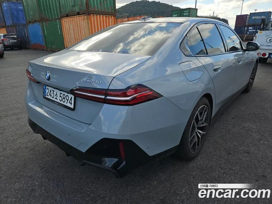 BMW 5-Series 2025 из KR, фото 8