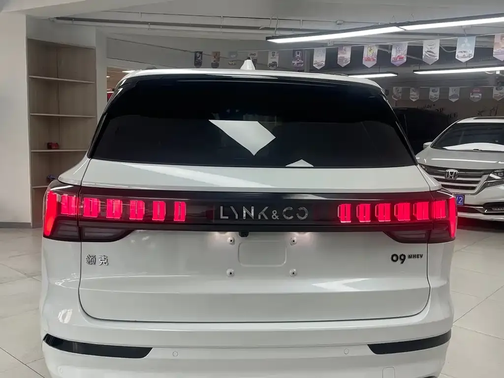 Lynk & Co 09 2022 из CN, фото 8