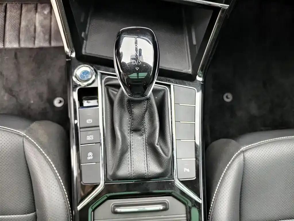 Volkswagen Passat 2024 из CN, фото 7
