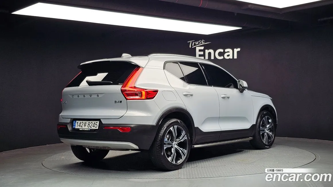Volvo XC40 — фото 2