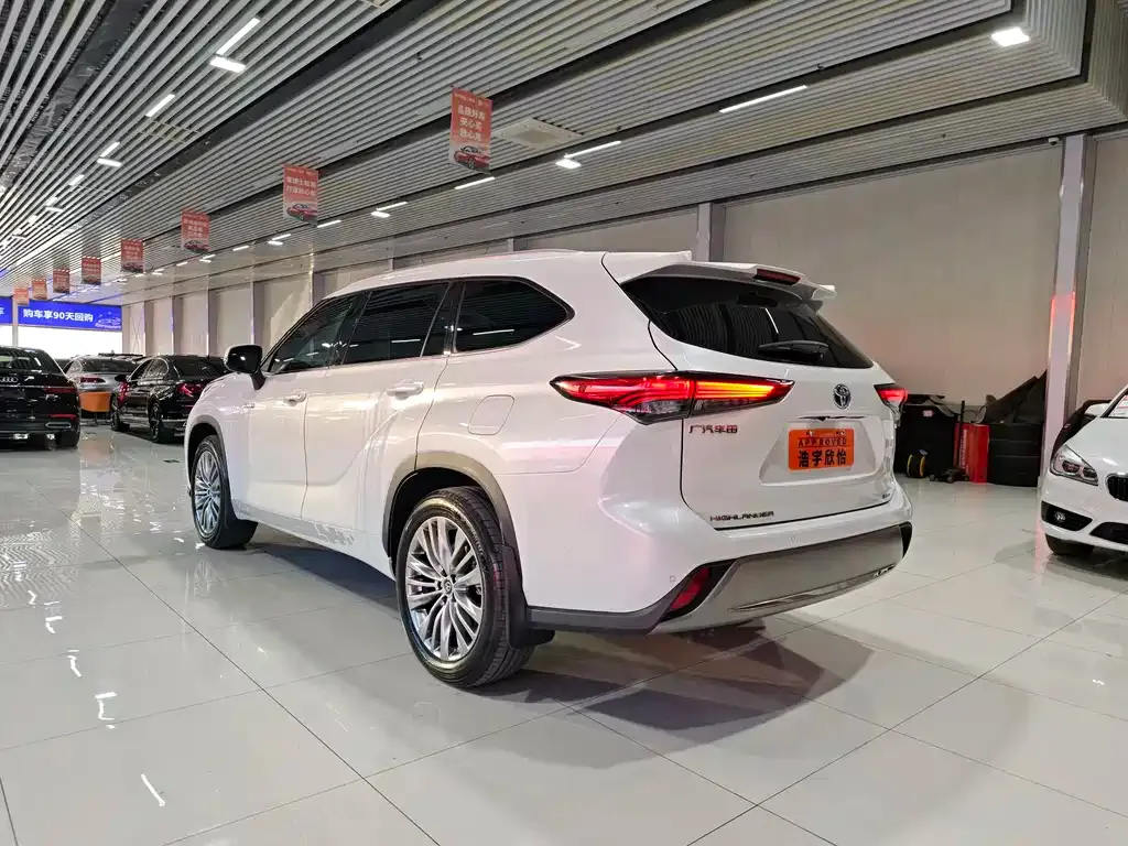 Toyota Highlander — фото 4